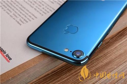 iphone12藍(lán)色好看嗎？ iphone12藍(lán)色和白色哪個(gè)好看？