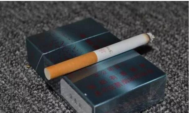 黃鶴樓游泳回歸，爺爺輩最喜愛(ài)的香煙品牌