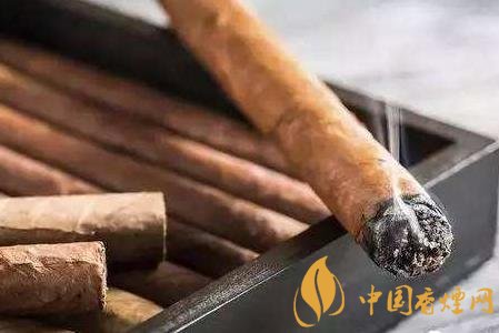 香煙和雪茄有什么不同口感 香煙和雪茄七個區(qū)別！