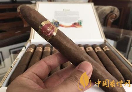 庫阿巴杰出雪茄圖片及口感品析 適合老茄客的一款雪茄！